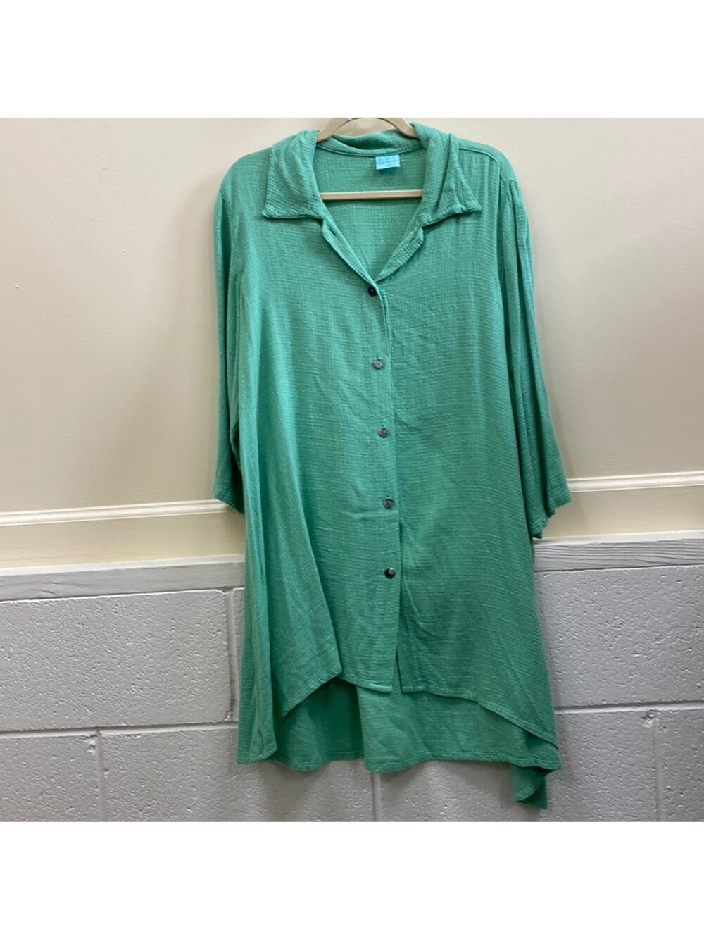 CMC L green cotton button town shirt top